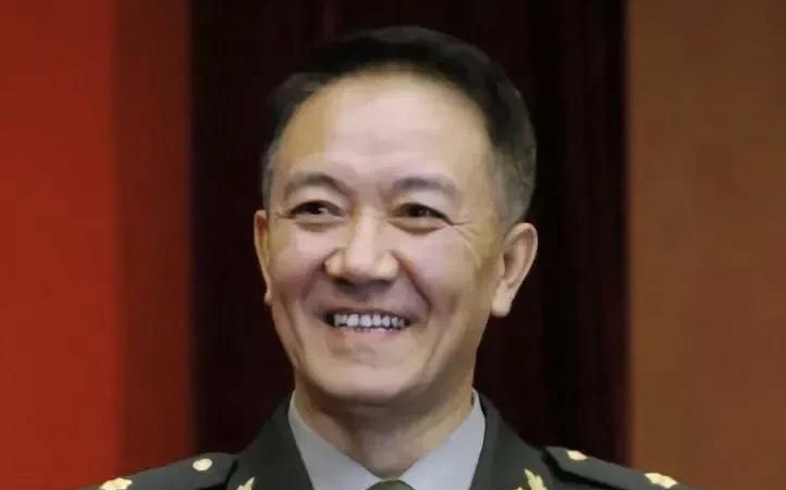 李幼斌的最新军衔，一位优秀演员的军魂与荣耀